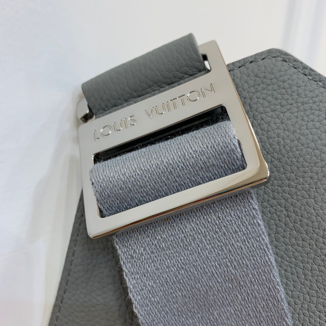 Túi xách nam Louis Vuitton Siêu Cấp TXNLV2343 z3301331894187 d60fecd189b50a0c401bfa3be63445a9 510x510 - Túi xách nam Louis Vuitton Siêu Cấp TXNLV2343