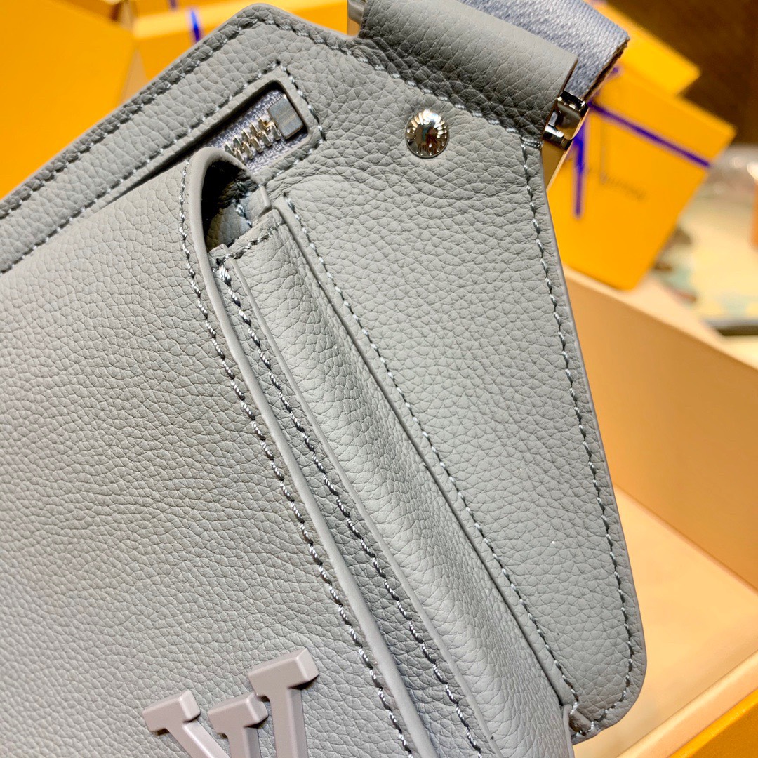 Túi xách nam Louis Vuitton Siêu Cấp TXNLV2343 z3301331963552 e683d63141f5542d698af1e67c4817c9 510x510 - Túi xách nam Louis Vuitton Siêu Cấp TXNLV2343