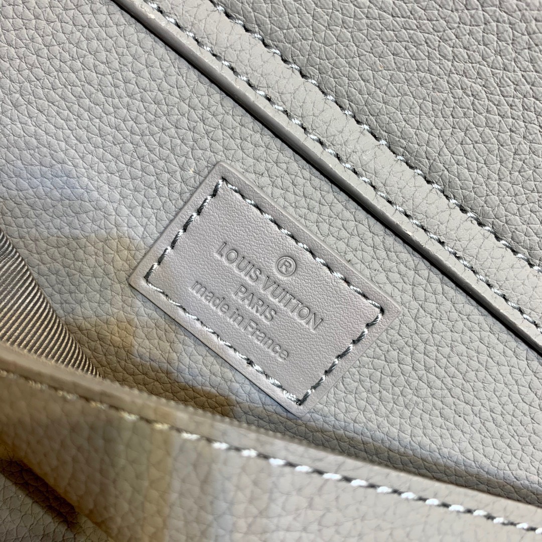 Túi xách nam Louis Vuitton Siêu Cấp TXNLV2343 z3301332105321 b4f1296a3bec315ac70f4d84130f9f7c 510x510 - Túi xách nam Louis Vuitton Siêu Cấp TXNLV2343