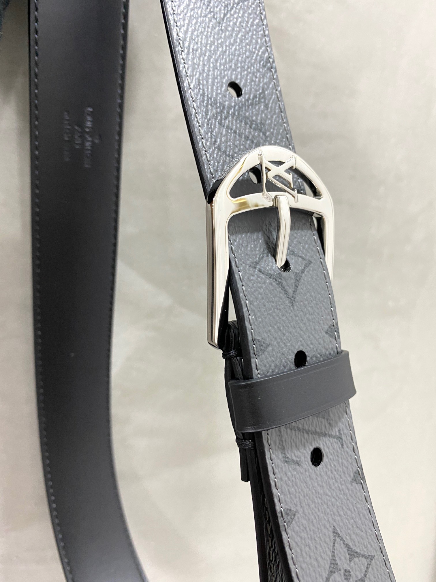 Thắt lưng nam Louis Vuitton siêu cấp TLSC2466 z3435518366910 629af2cf9ed5b9265fe66f19563ea53b 510x680 - Thắt lưng nam Louis Vuitton siêu cấp TLSC2466
