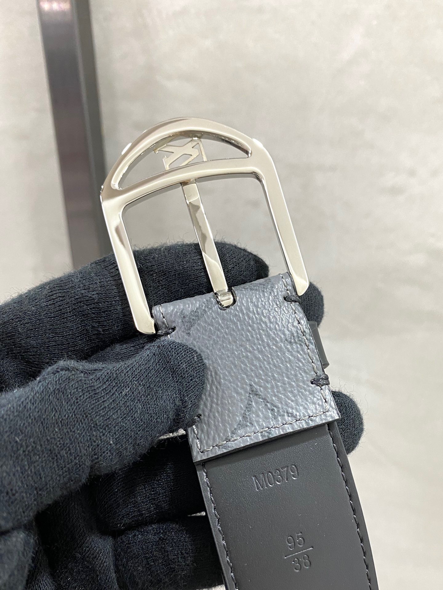 Thắt lưng nam Louis Vuitton siêu cấp TLSC2466 z3435518375013 63b4e4fa1d9777267d675d4801fc97e3 510x680 - Thắt lưng nam Louis Vuitton siêu cấp TLSC2466