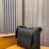 z3530972658948 dae04b2d1f3ab7776cfd9565fedf8371 100x100 - Túi xách nam Louis Vuitton Siêu Cấp TXNLV2549