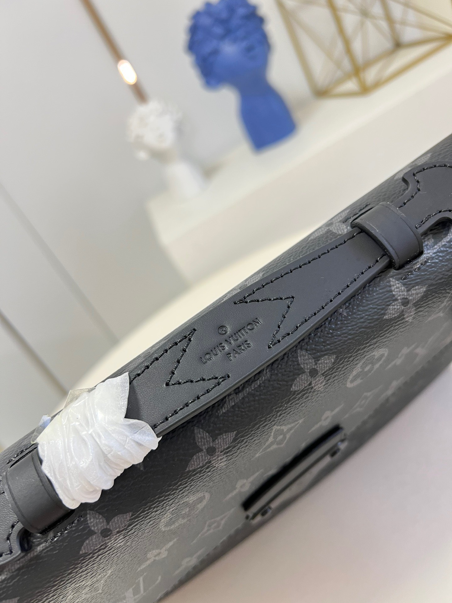 z3553195598733 594d64684ade56af8e59e2018358e4bc - Túi xách nam Louis Vuitton Siêu Cấp TXNLV2574 z3553195598733 594d64684ade56af8e59e2018358e4bc - Túi xách nam Louis Vuitton Siêu Cấp TXNLV2574