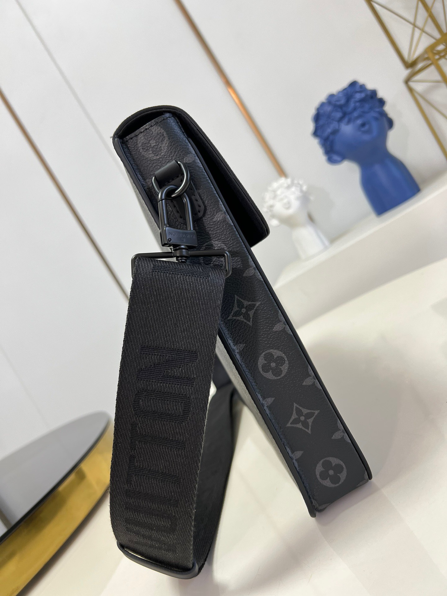 z3553195742183 b791ddf4c6b4400688b471d6ffe6b594 - Túi xách nam Louis Vuitton Siêu Cấp TXNLV2574 z3553195742183 b791ddf4c6b4400688b471d6ffe6b594 - Túi xách nam Louis Vuitton Siêu Cấp TXNLV2574