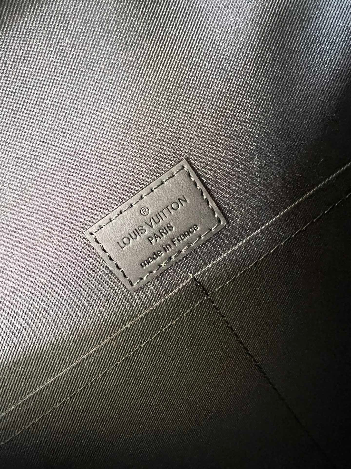 z3553196412401 55f33176fd1caf106cc1d39e20c277f1 - Túi xách nam Louis Vuitton Siêu Cấp TXNLV2574 z3553196412401 55f33176fd1caf106cc1d39e20c277f1 - Túi xách nam Louis Vuitton Siêu Cấp TXNLV2574