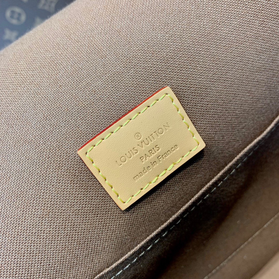 z3578472334508 5ddb2a9f0efd1c0d4fb8d64be2d2c969 - Túi xách nam Louis Vuitton Siêu Cấp TXNLV2591 z3578472334508 5ddb2a9f0efd1c0d4fb8d64be2d2c969 - Túi xách nam Louis Vuitton Siêu Cấp TXNLV2591