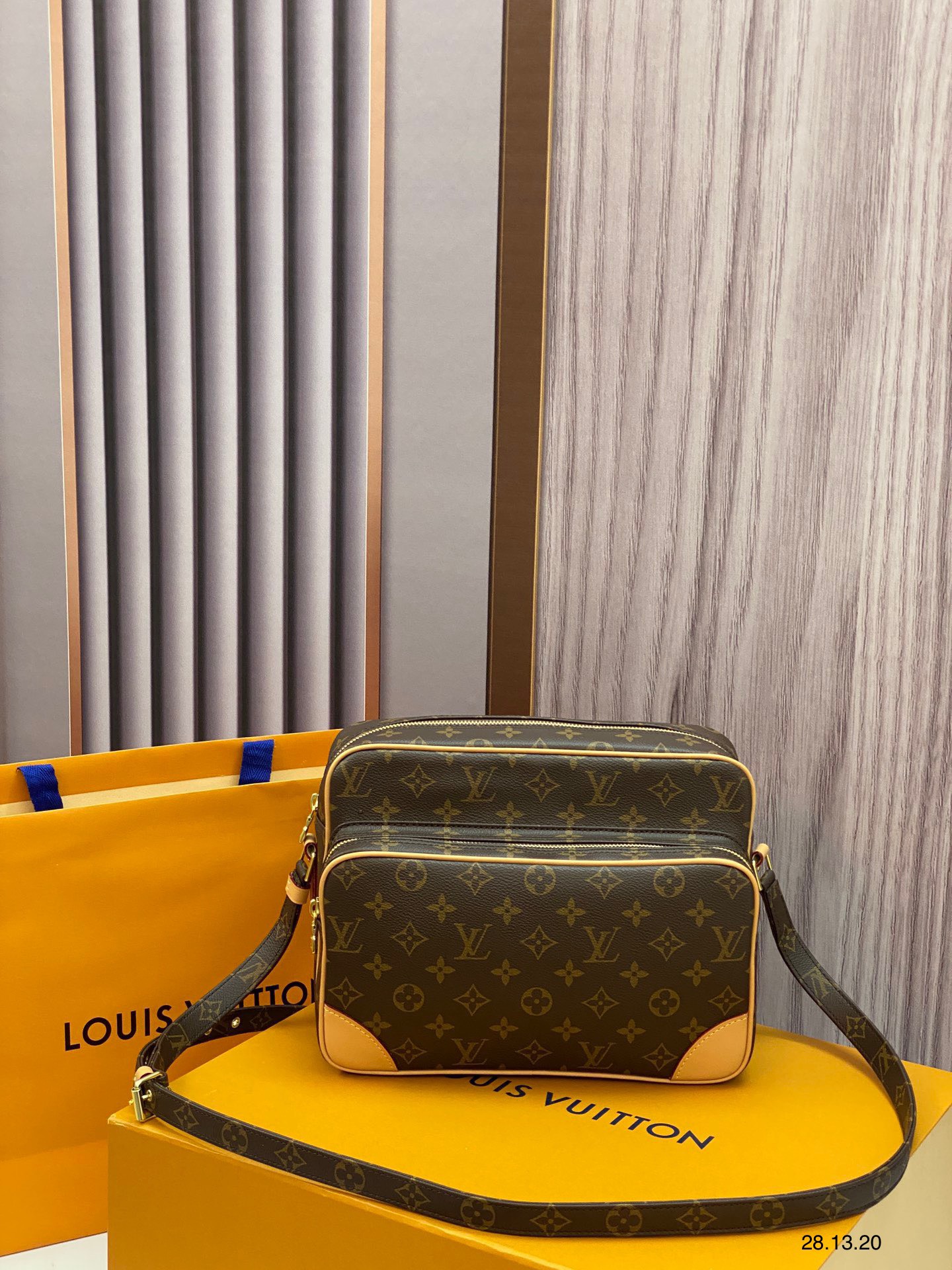 z3597453618343 bafa806e64d4a57890e7dc9cec5d2b42 - Túi xách nam Louis Vuitton Siêu Cấp TXNLV2615 z3597453618343 bafa806e64d4a57890e7dc9cec5d2b42 - Túi xách nam Louis Vuitton Siêu Cấp TXNLV2615