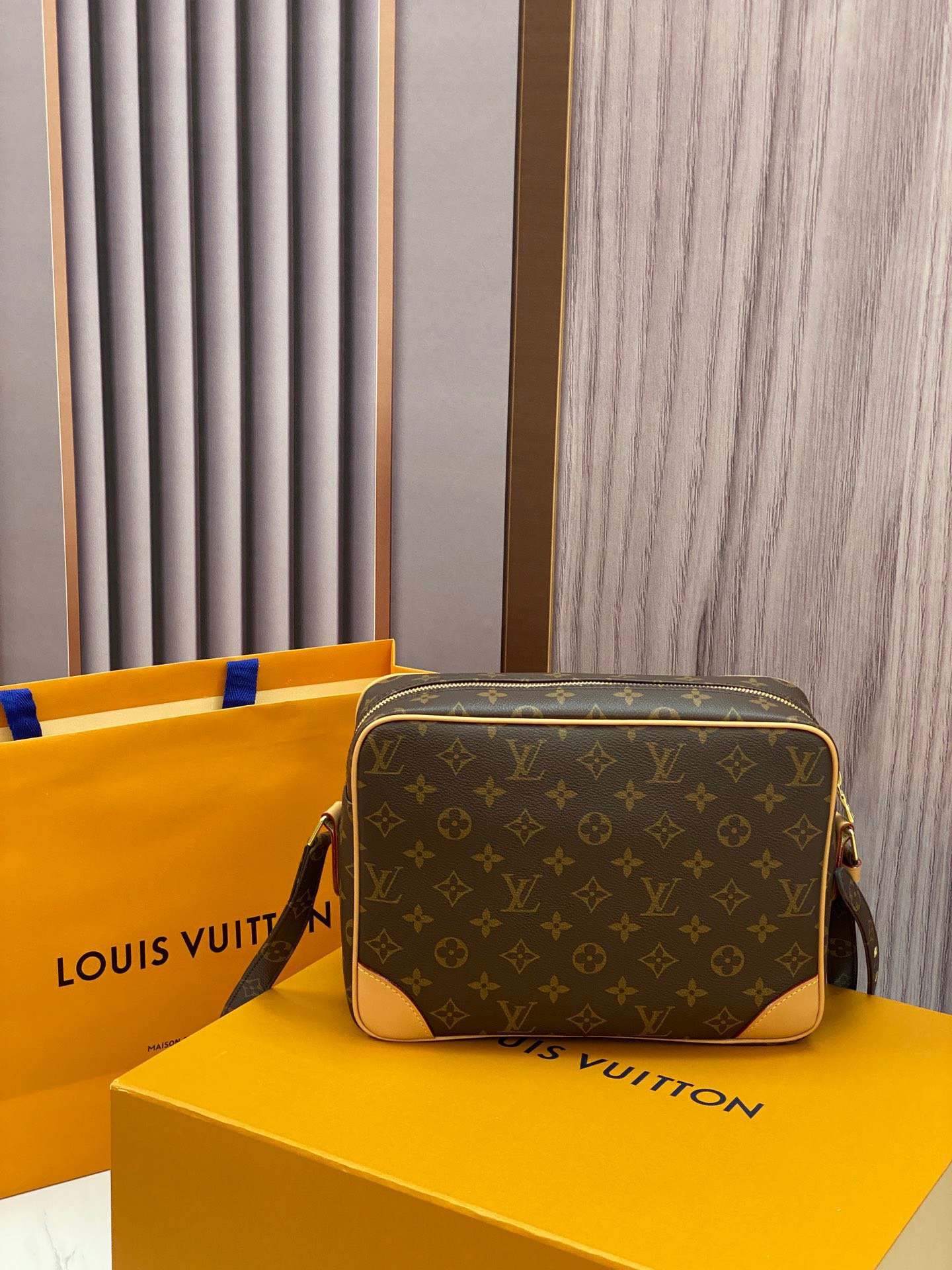 z3597453733110 63c97a0a6d3e5dd60ff223b813a0f7f7 - Túi xách nam Louis Vuitton Siêu Cấp TXNLV2615 z3597453733110 63c97a0a6d3e5dd60ff223b813a0f7f7 - Túi xách nam Louis Vuitton Siêu Cấp TXNLV2615