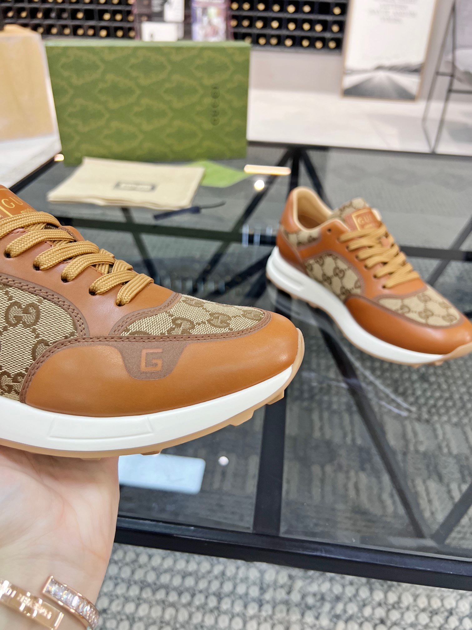 Giày Nam Gucci Siêu Cấp GNGC2652 z3644148942175 c18924b3b7c97468006fba3a54b69f06 510x680 - Giày Nam Gucci Siêu Cấp GNGC2652