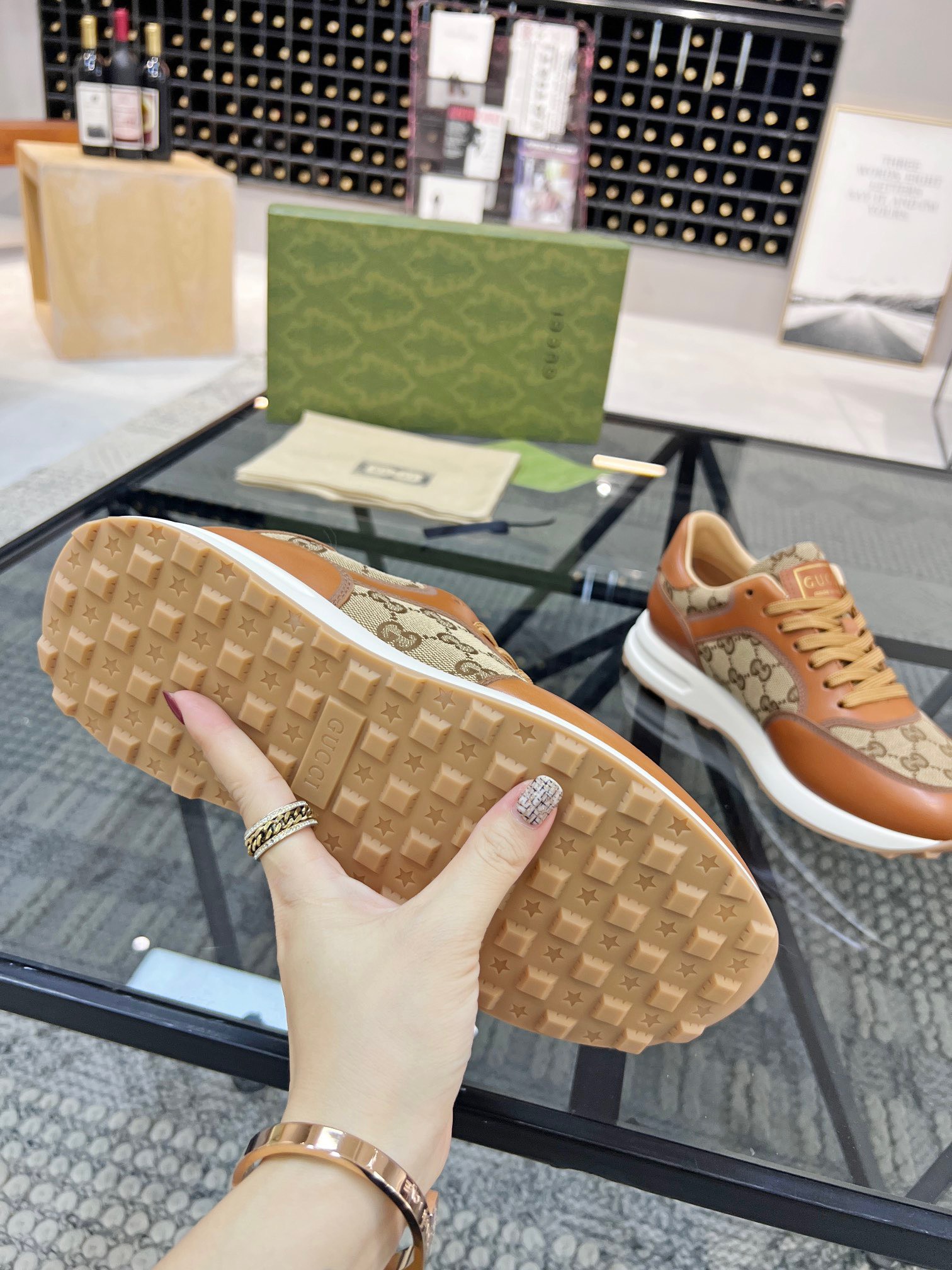 Giày Nam Gucci Siêu Cấp GNGC2652 z3644148959453 7382ced6892beb19a78e68bd2b50770b 510x680 - Giày Nam Gucci Siêu Cấp GNGC2652