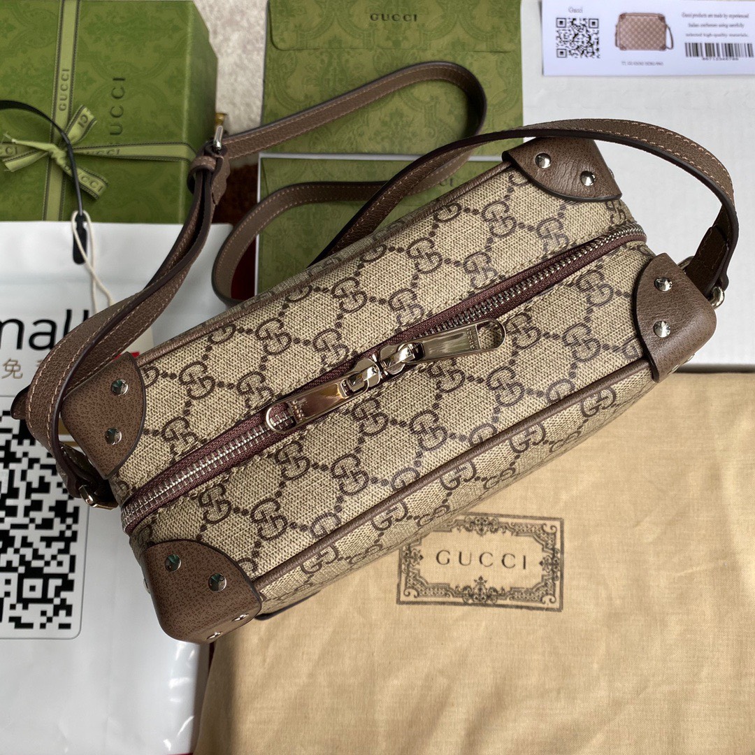 z3690719130463 2fd1ce078950445c4e77f67b6ac56b76 - T&uacute;i x&aacute;ch nam Gucci si&ecirc;u cấp MSSC2692