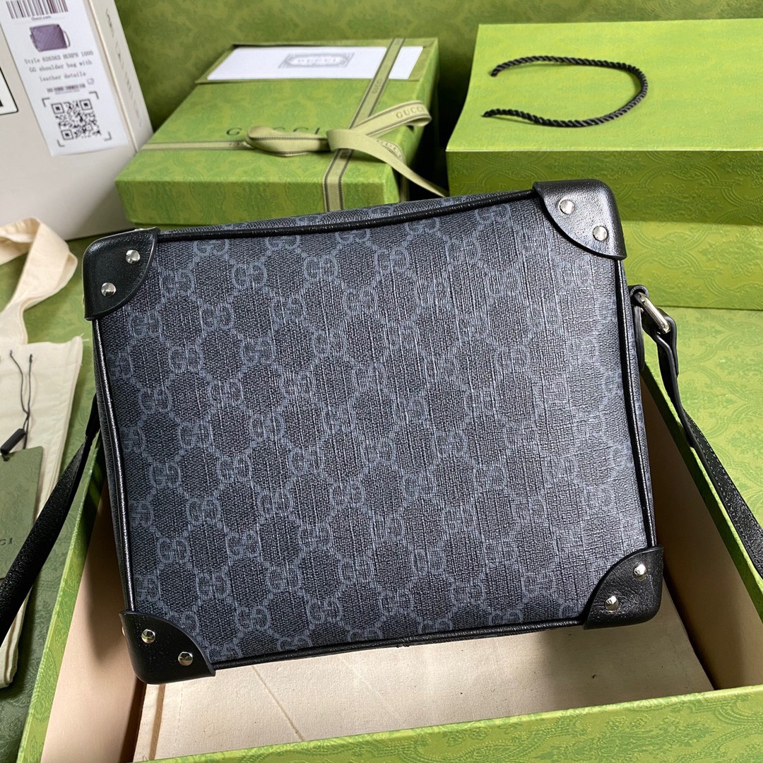 z3690719297729 596bf873a3cdc8cff5c45ea9685587c5 - T&uacute;i x&aacute;ch nam Gucci si&ecirc;u cấp MSSC2693