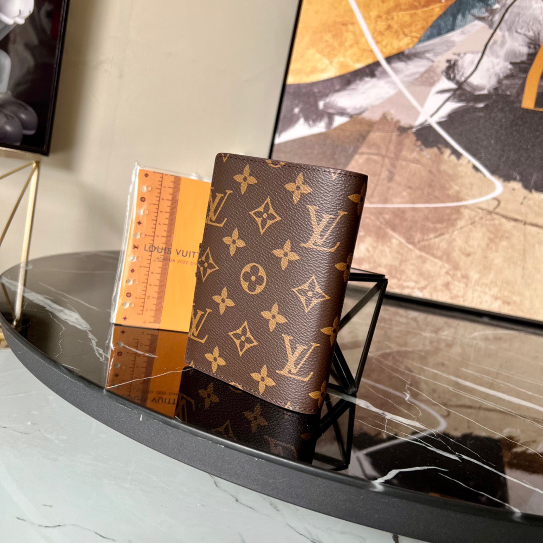 z3705486375862 55254e2d894181fc59e5f4c655c4bfb3 - V&iacute; nam Louis Vuitton Si&ecirc;u Cấp TXNLV2699