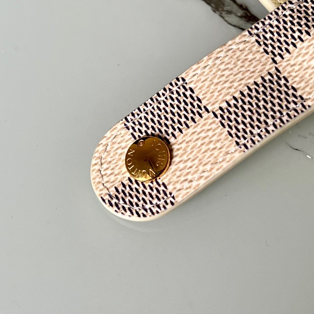z3705487408029 87c000ab1bba7406f5ca92bac008b63d - V&iacute; nam Louis Vuitton Si&ecirc;u Cấp TXNLV2702