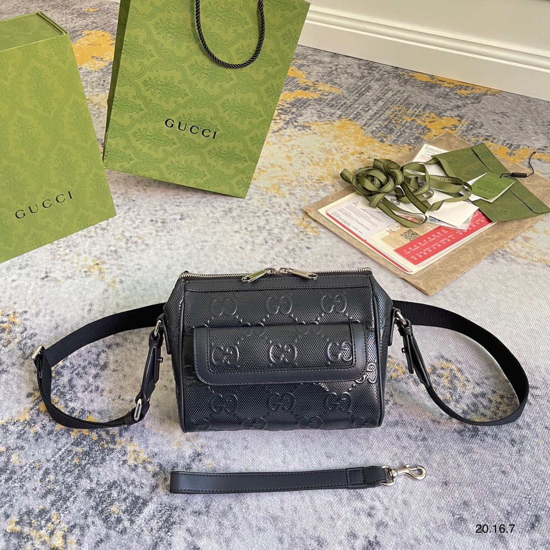 z3720637821543 f953a2e59d185e588453cce01dd2c0ea - T&uacute;i x&aacute;ch nam Gucci si&ecirc;u cấp MSSC2711