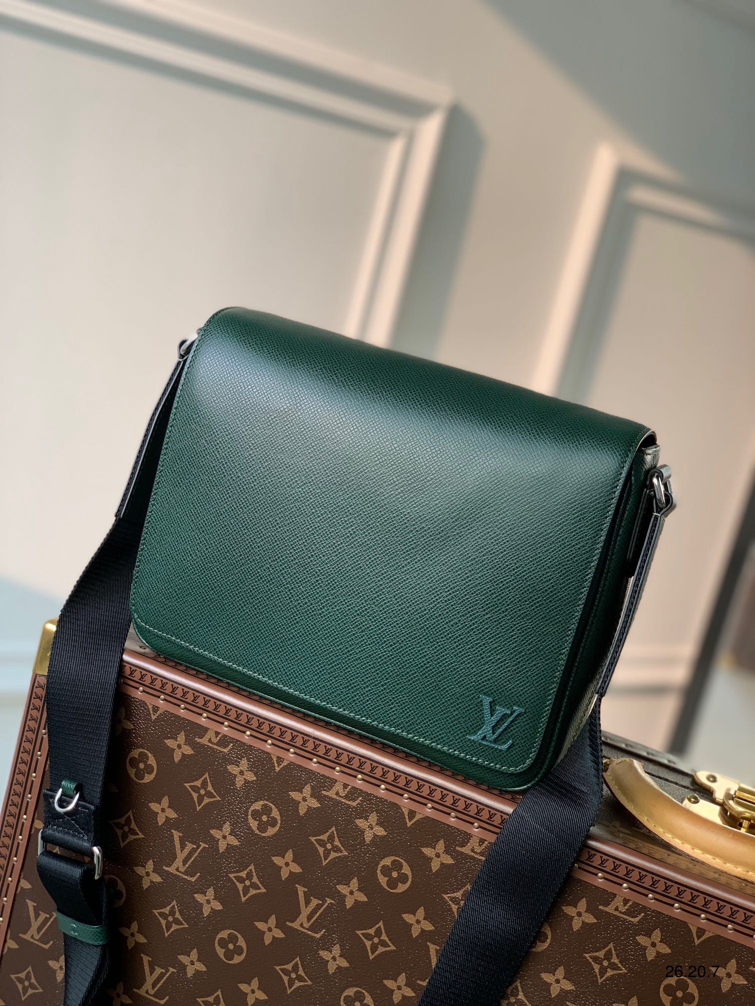 z3744514040451 c17430f13c0f5558fe25660cd8e2f58d - Túi xách nam Louis Vuitton Siêu Cấp TXNLV2732 z3744514040451 c17430f13c0f5558fe25660cd8e2f58d - Túi xách nam Louis Vuitton Siêu Cấp TXNLV2732