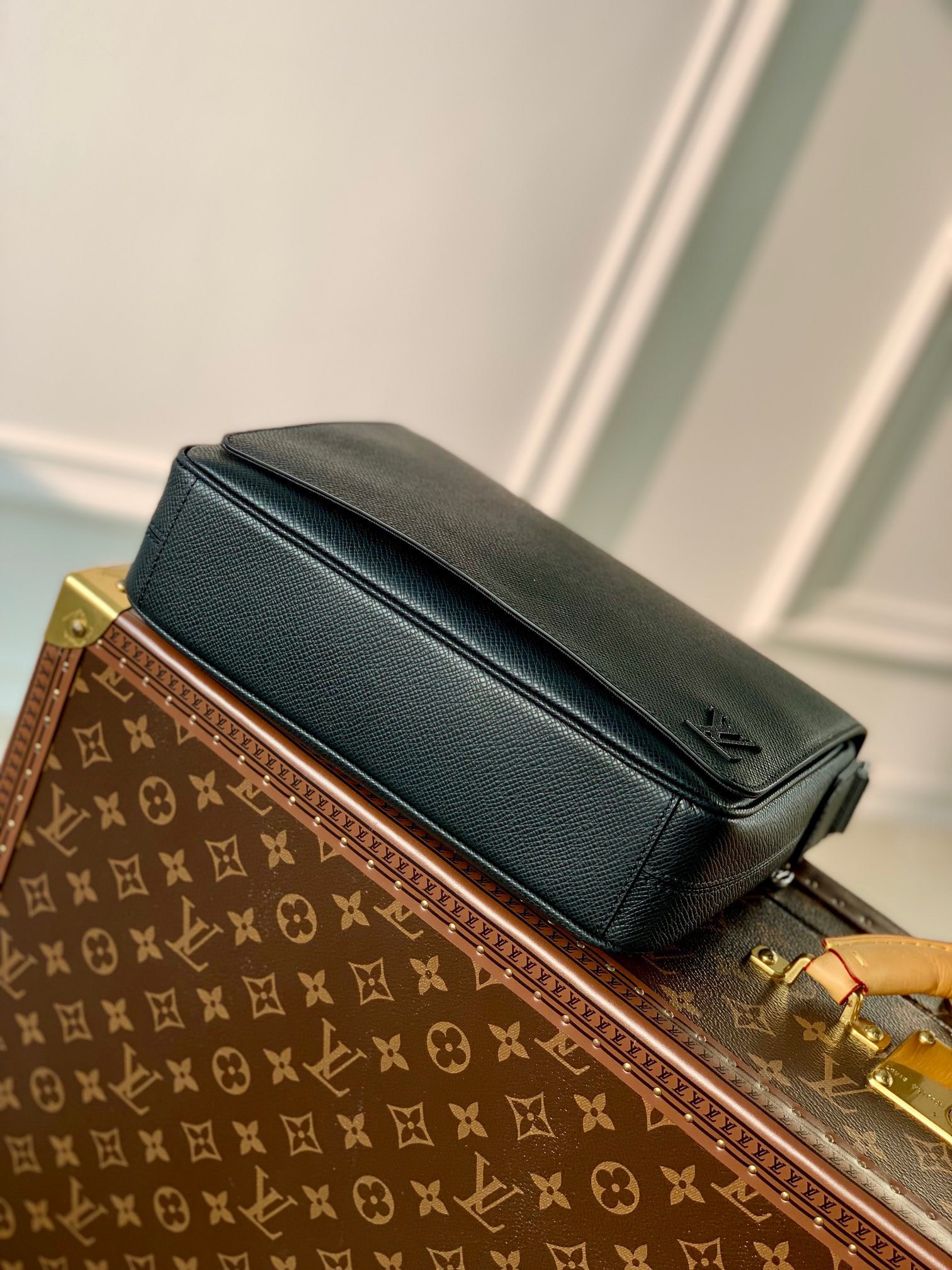 z3744515044658 7e4f1a8284a0ccb245b74d3e84ff9665 - Túi xách nam Louis Vuitton Siêu Cấp TXNLV2734 z3744515044658 7e4f1a8284a0ccb245b74d3e84ff9665 - Túi xách nam Louis Vuitton Siêu Cấp TXNLV2734