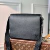 z3744516241448 c51760b2c90763b120cee8e957107977 100x100 - Túi xách nam Louis Vuitton Siêu Cấp TXNLV2733