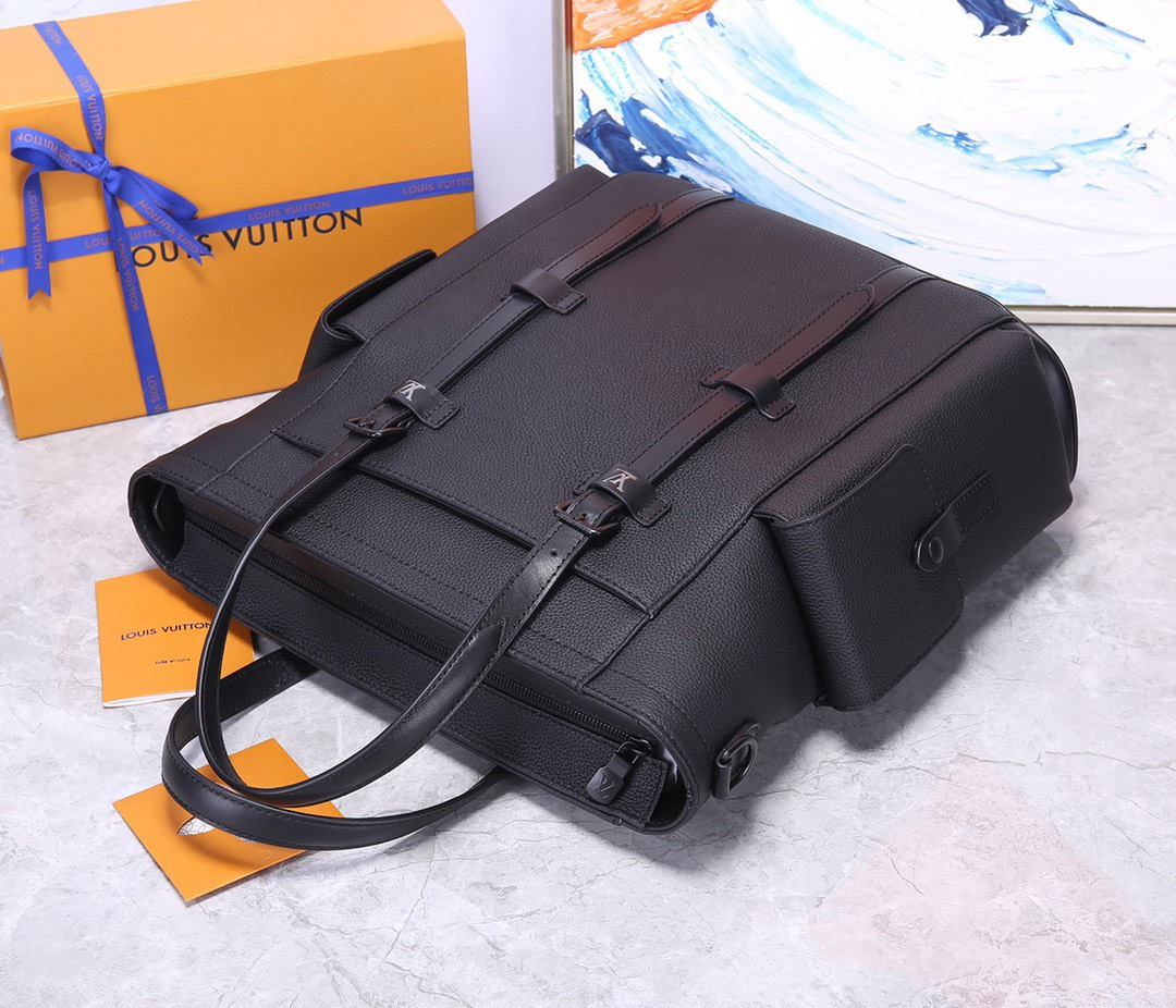 z3751107862353 ddb345718cbecf99796d4d43581872a9 - T&uacute;i x&aacute;ch nam Louis Vuitton Si&ecirc;u Cấp TXNLV2735