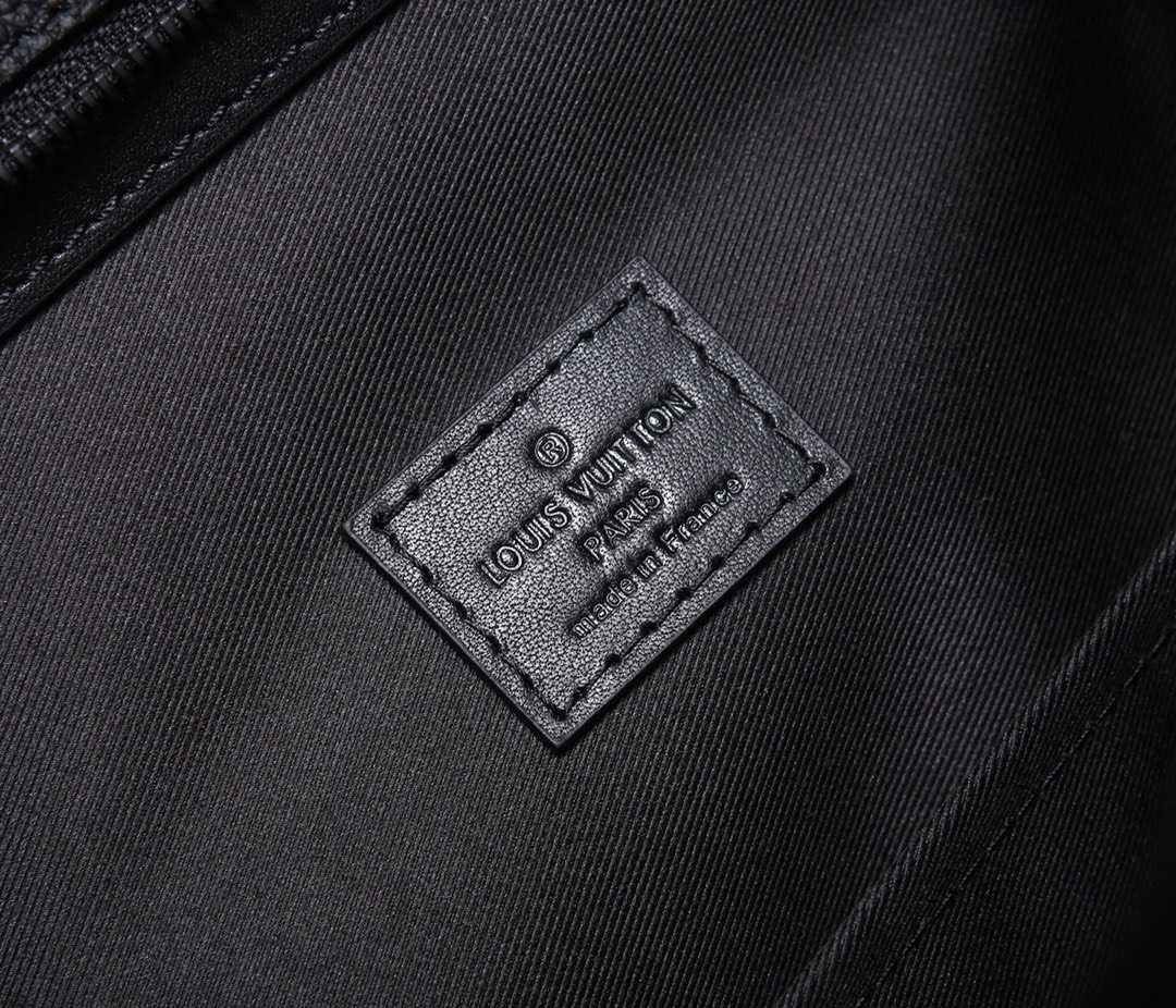 z3751108322448 6b3ca2dd5fd38c6fa301a950222ee1c5 - Túi xách nam Louis Vuitton Siêu Cấp TXNLV2735 z3751108322448 6b3ca2dd5fd38c6fa301a950222ee1c5 - Túi xách nam Louis Vuitton Siêu Cấp TXNLV2735