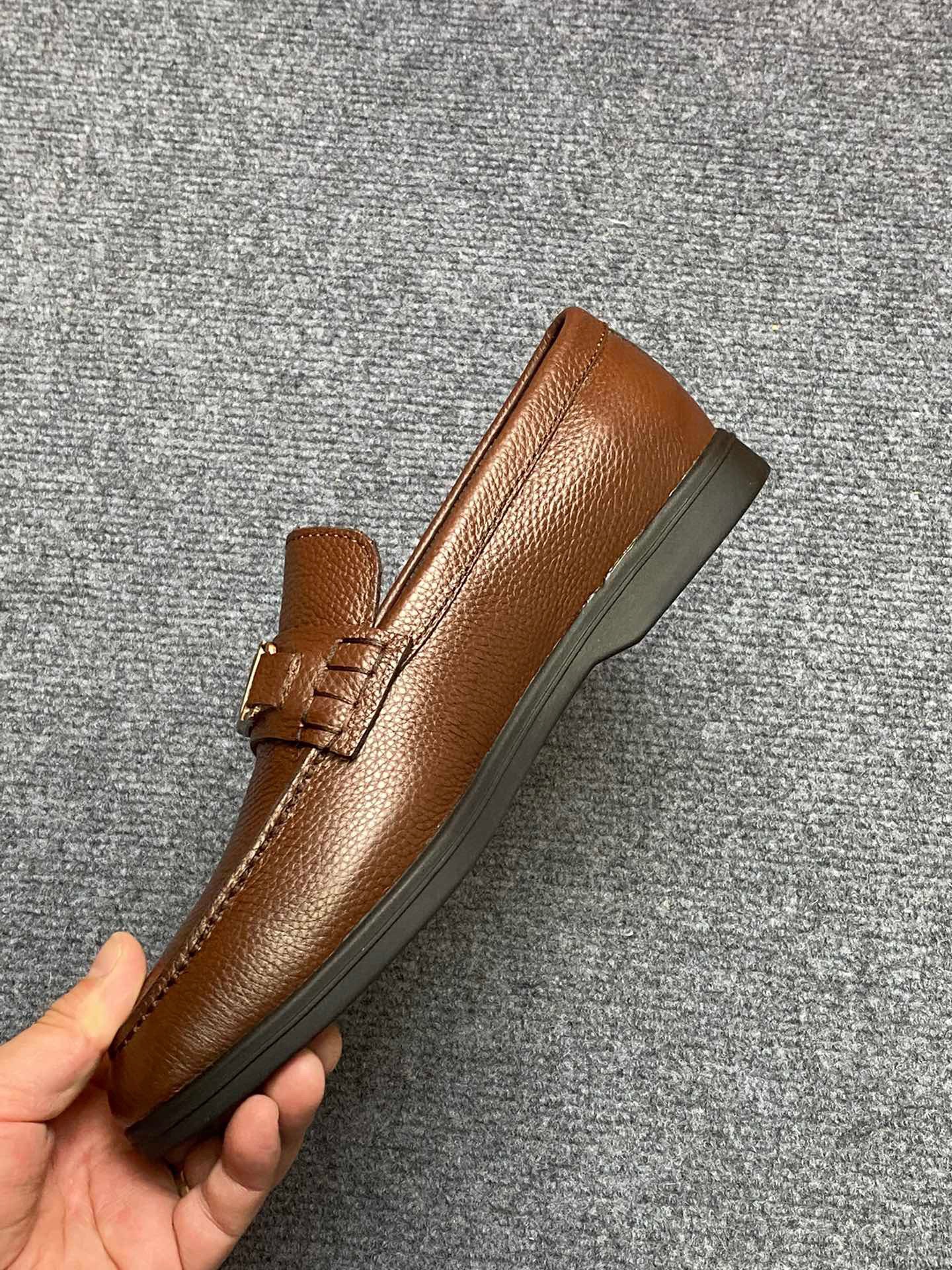 Giày Nam Louis Vuitton Siêu Cấp GNLV2766 z3781416441586 1b1275090de55f645d66db5e892e7e47 510x680 - Giày Nam Louis Vuitton Siêu Cấp GNLV2766