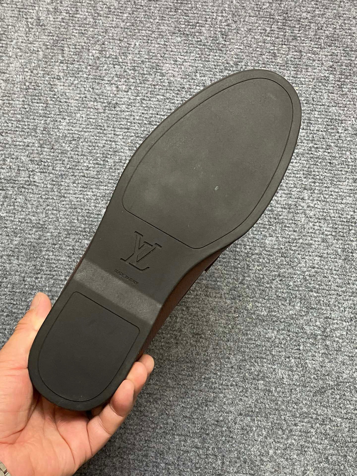 Giày Nam Louis Vuitton Siêu Cấp GNLV2766 z3781416525492 6ec96e916f470cfb5df2074c09794d52 510x680 - Giày Nam Louis Vuitton Siêu Cấp GNLV2766
