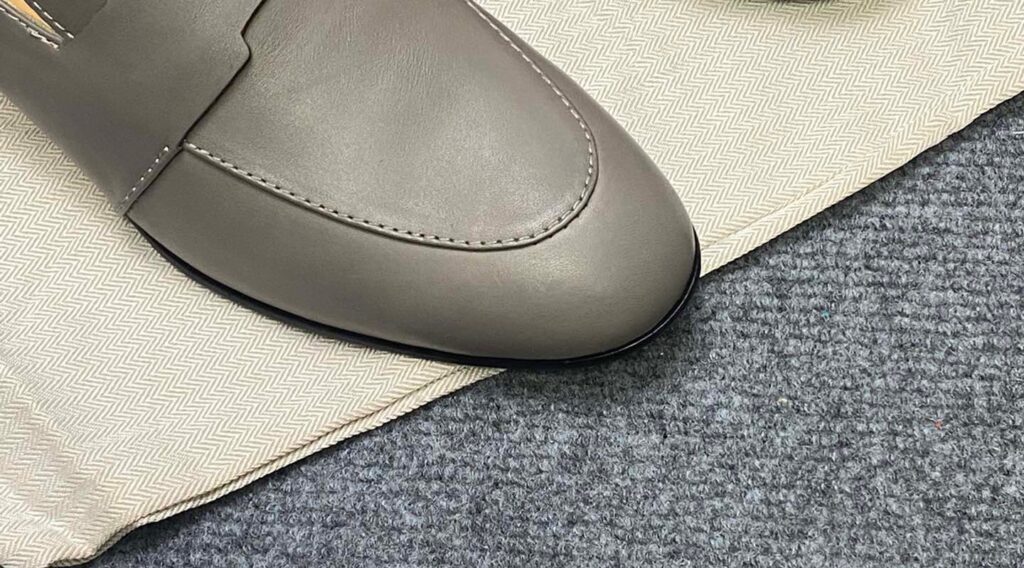 z3835865170487 d1fb1b646bea36eb283046e1b644b1df 1024x568 - Gi&agrave;y Nam Hermes Si&ecirc;u Cấp GNGC2830