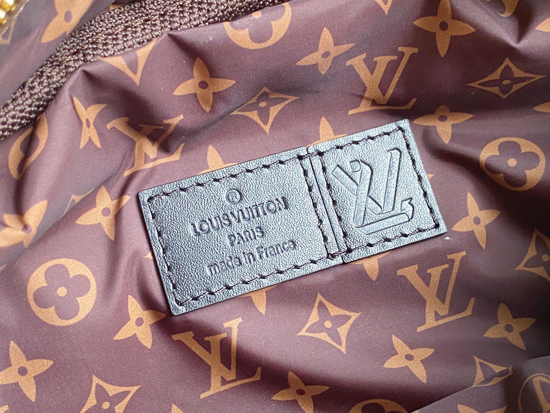 z3874729068091 e48038d27eb474430dab5dd9c200a50b - T&uacute;i x&aacute;ch nam Louis Vuitton Si&ecirc;u Cấp TXNLV2872