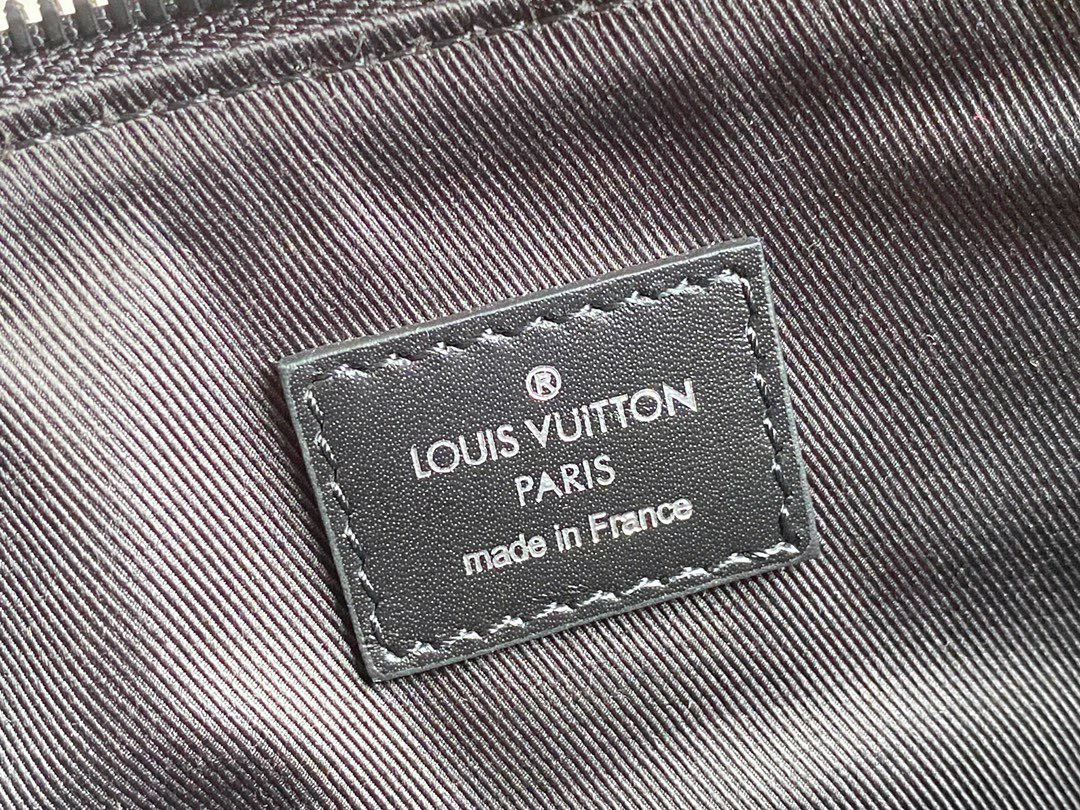 z3874729387862 491574b4c65a1d987d922e7edc7ff57e - T&uacute;i x&aacute;ch nam Louis Vuitton Si&ecirc;u Cấp TXNLV2873