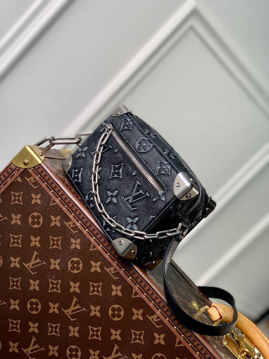 z3938074939119 8870e5b47308736b8a72666a177c066b - T&uacute;i x&aacute;ch nam Louis Vuitton Si&ecirc;u Cấp TXNLV2926