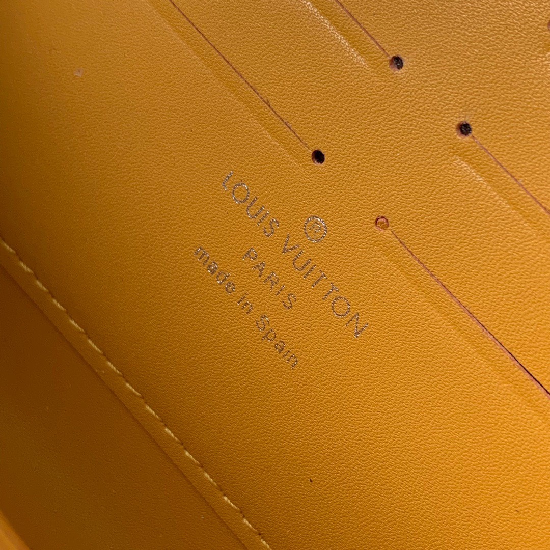 z3943040671944 d77247eb7f0e1003f0b99cdd84eaeb09 - V&iacute; nam Louis Vuitton Si&ecirc;u Cấp TXNLV2931