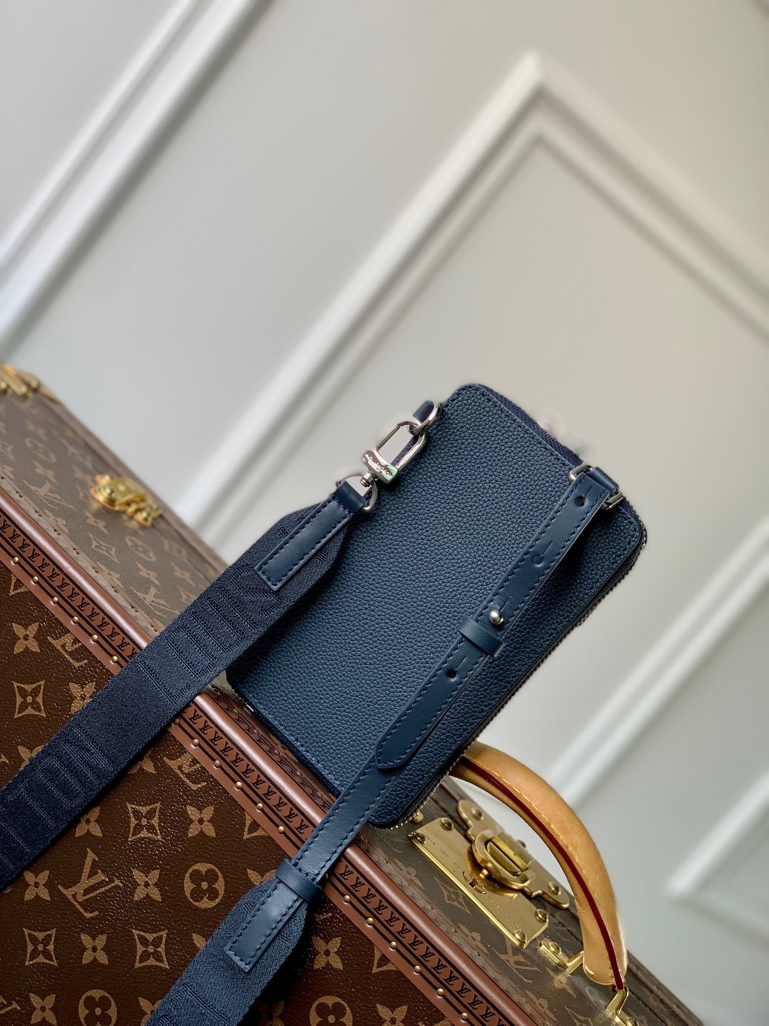 z4027865369272 bf49a68de21766cb0899813e56299b1d - T&uacute;i x&aacute;ch nam Louis Vuitton Si&ecirc;u Cấp TXNLV2986
