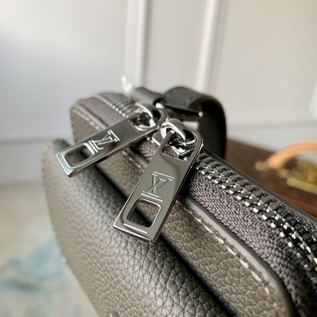 z4027865692839 cbe71990b51fe4e026c270c0d8159bc7 - T&uacute;i x&aacute;ch nam Louis Vuitton Si&ecirc;u Cấp TXNLV2987