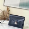 z4081103859550 d20c65f274ed4f88ef188167b2a3d09e 100x100 - Ví nam Louis Vuitton Siêu Cấp TXNLV3010