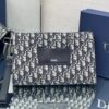 z4087727578933 05ff84e62689e8eeefe3ff36fc58d55b 100x100 - Ví nam Louis Vuitton Siêu Cấp TXNLV3010