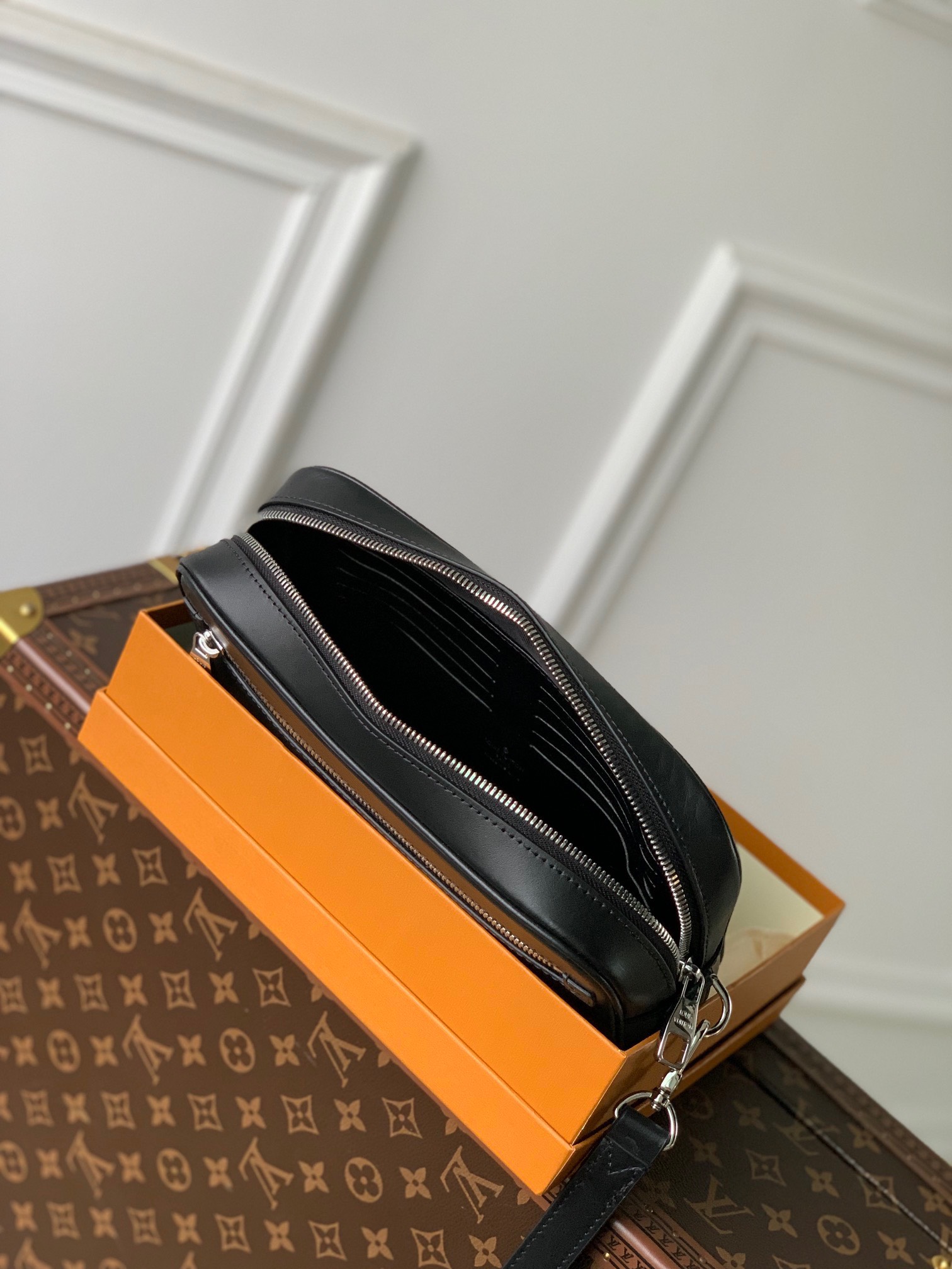 z4110895230173 7615f4b633b0c86df3fe5112607cc040 - Ví nam Louis Vuitton Siêu Cấp TXNLV3026 z4110895230173 7615f4b633b0c86df3fe5112607cc040 - Ví nam Louis Vuitton Siêu Cấp TXNLV3026