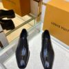 z4118582809603 d0c4b6fa97b33e74ab4fe9bb509aced1 100x100 - Giày Nam Louis Vuitton Siêu Cấp GNLV3034