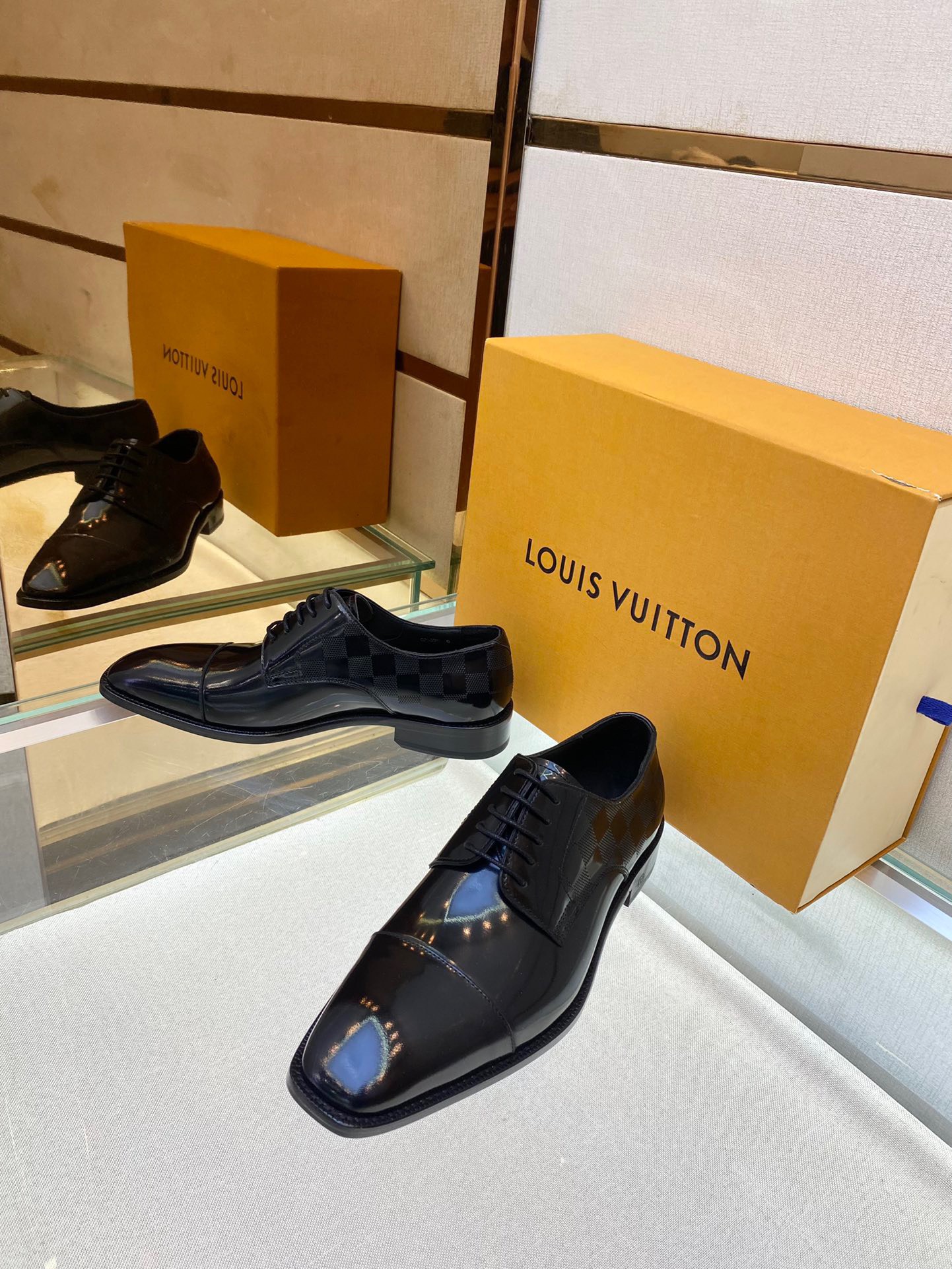 z4118582817713 6b0a00d9859f4bfe37b8bf77a3fe198e - Gi&agrave;y Nam Louis Vuitton Si&ecirc;u Cấp GNLV3037