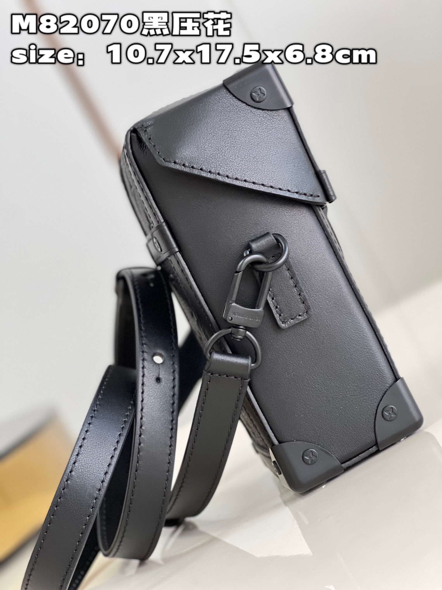 z4152602612822 4ba9a5935bc37101007730f0070b26ea - Túi xách nam Louis Vuitton Siêu Cấp TXNLV3050 z4152602612822 4ba9a5935bc37101007730f0070b26ea - Túi xách nam Louis Vuitton Siêu Cấp TXNLV3050