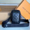 z4152603295539 afa3c04e9b9e05b92f709660888c12c1 100x100 - Túi xách nam Louis Vuitton Siêu Cấp TXNLV3052