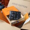 z4165556662783 5a82e7cdc2d0bf6e11b16b8feafe6739 100x100 - Ví nam Louis Vuitton Siêu Cấp TXNLV3029