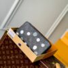 z4183355273053 9552c534dd473faf2c88f4c46456320e 100x100 - Ví nam Louis Vuitton Siêu Cấp TXNLV3081