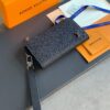 z4201807002362 a42d9edd06107ff60718f65a7ff783e1 100x100 - Ví nam Louis Vuitton Siêu Cấp TXNLV3140