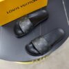 z4220463003061 def85d116153eedc3692c602f0751ee8 100x100 - Dép nam Louis Vuitton siêu cấp GNSC3106