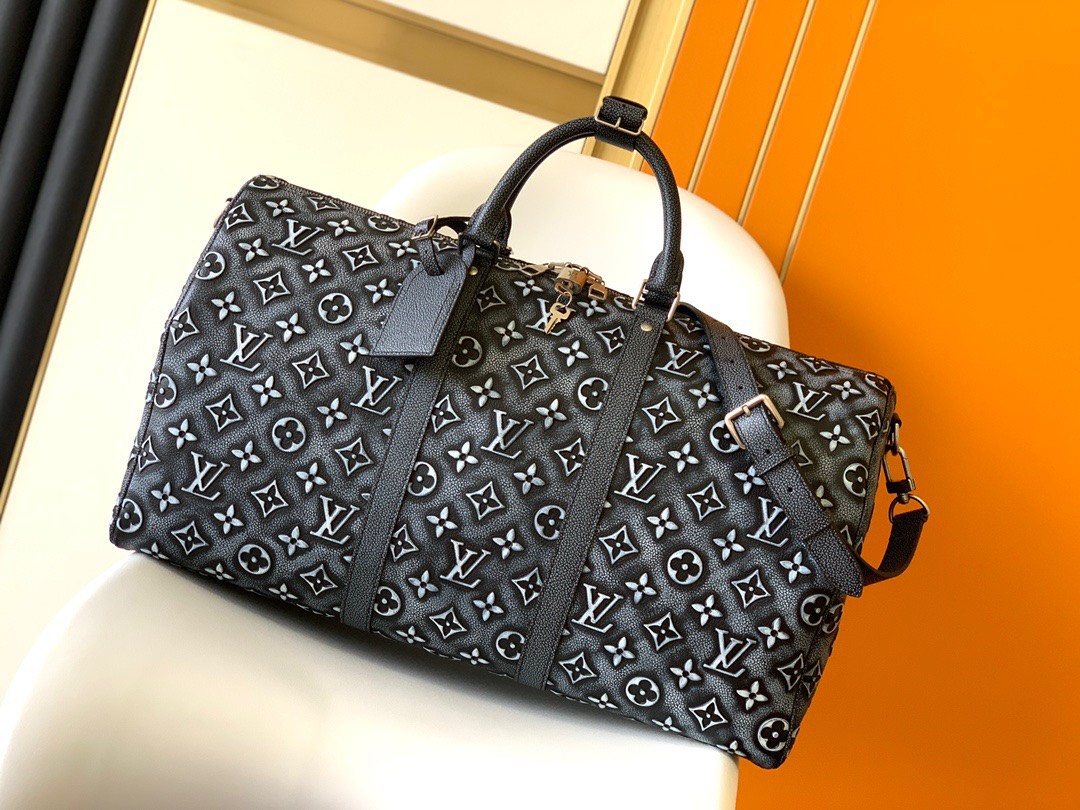 z4233803432354 cead46d830da8bdb97151ab237c8488c - T&uacute;i x&aacute;ch nam Louis Vuitton Si&ecirc;u Cấp TXNLV3117