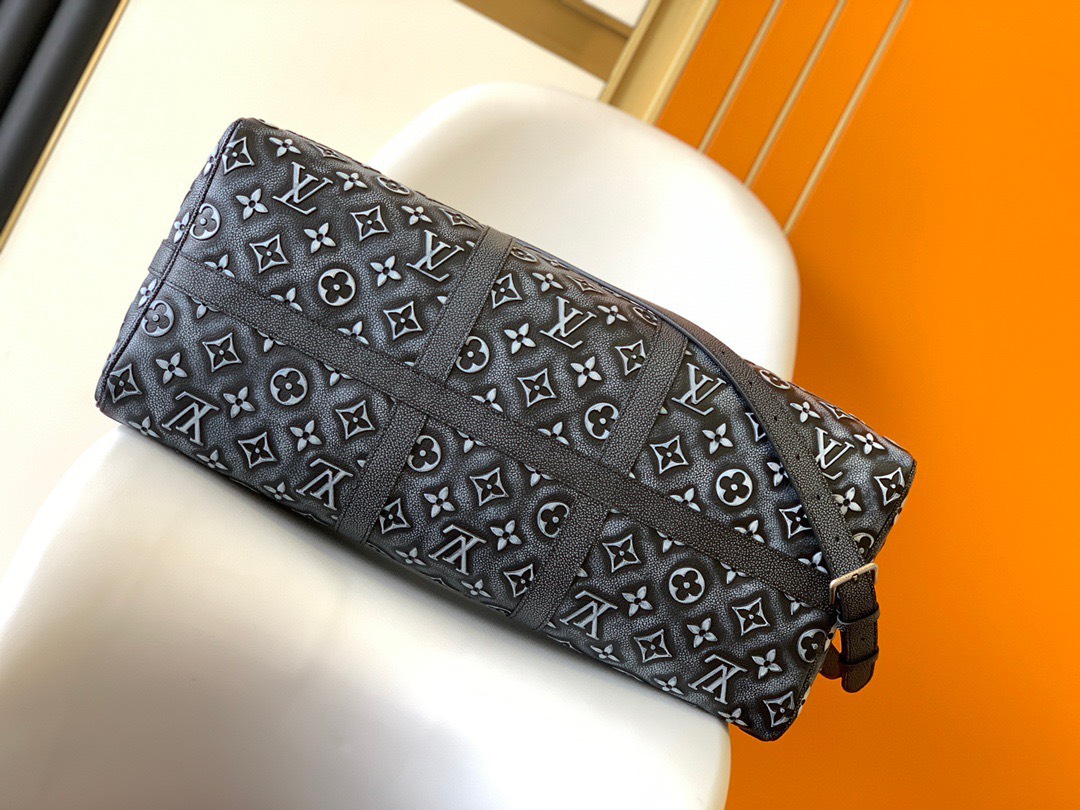 z4233803446758 388e7b0526804ee6288c50d5ac03cff0 - T&uacute;i x&aacute;ch nam Louis Vuitton Si&ecirc;u Cấp TXNLV3117