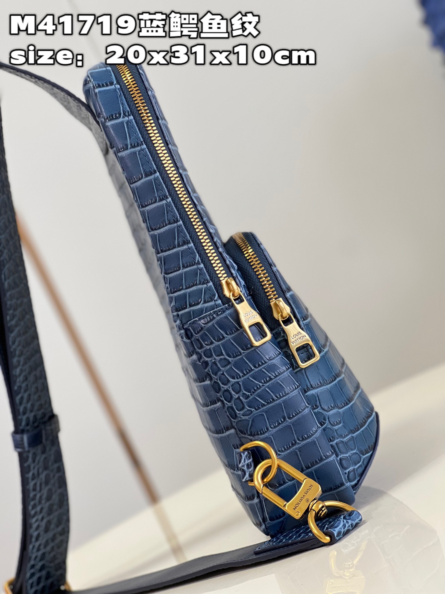 z4252176312193 c096fcf06833665931ef0c5d538dd543 - T&uacute;i x&aacute;ch nam Louis Vuitton Si&ecirc;u Cấp TXNLV3130