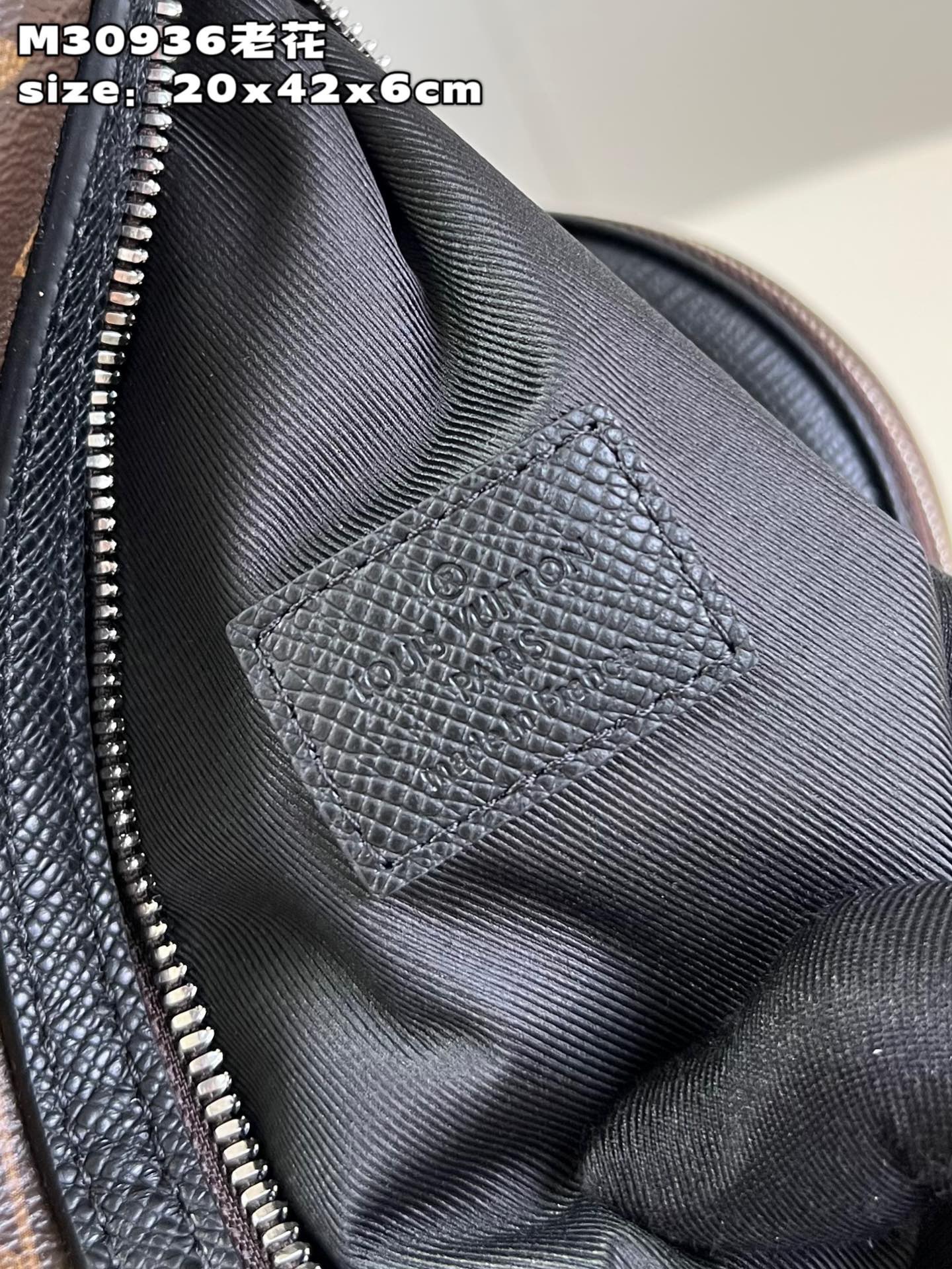 z4252176701066 9d3a33d606d3de7515122361f4453efc - T&uacute;i x&aacute;ch nam Louis Vuitton Si&ecirc;u Cấp TXNLV3131