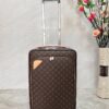 z4257811284030 5e2991f4274c57dec9ec0cd4905d8e59 100x100 - Vali Louis Vuitton siêu cấp VLLV3134