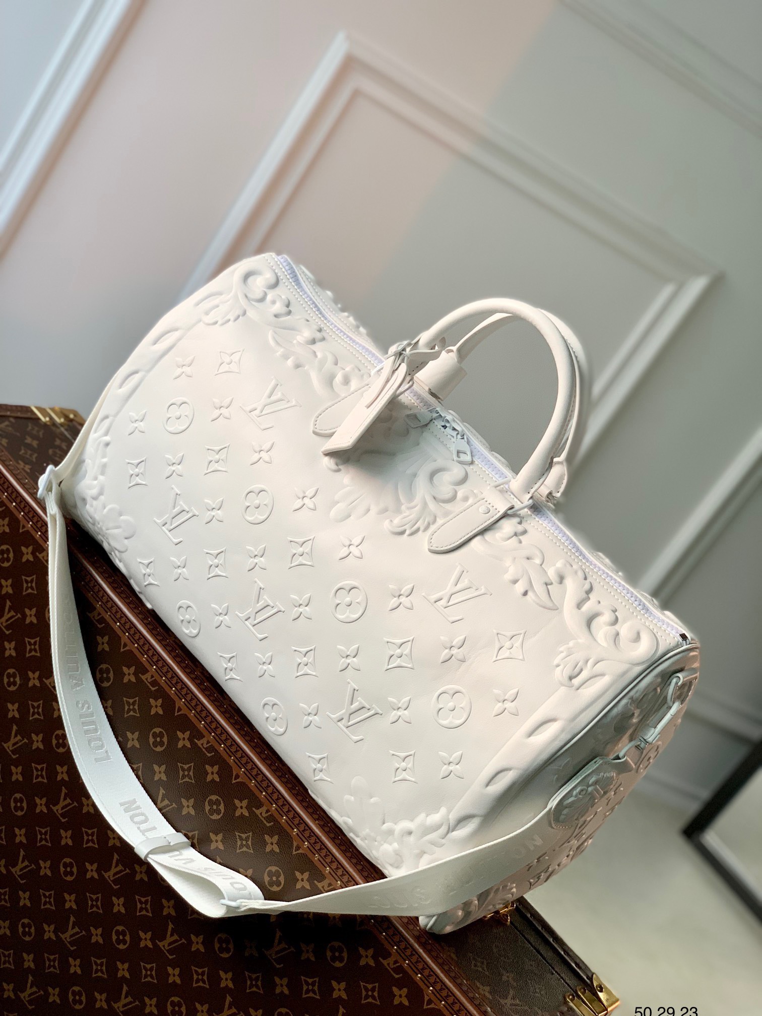 z4371875491164 ee8a683f3fcde931e8faa819467c665a - T&uacute;i x&aacute;ch nam Louis Vuitton Si&ecirc;u Cấp TXNLV3199